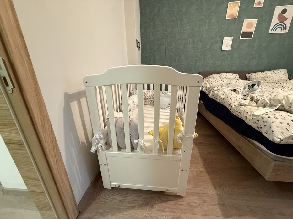 Бебешко дървено легло Arbor с люлеещ механизъм