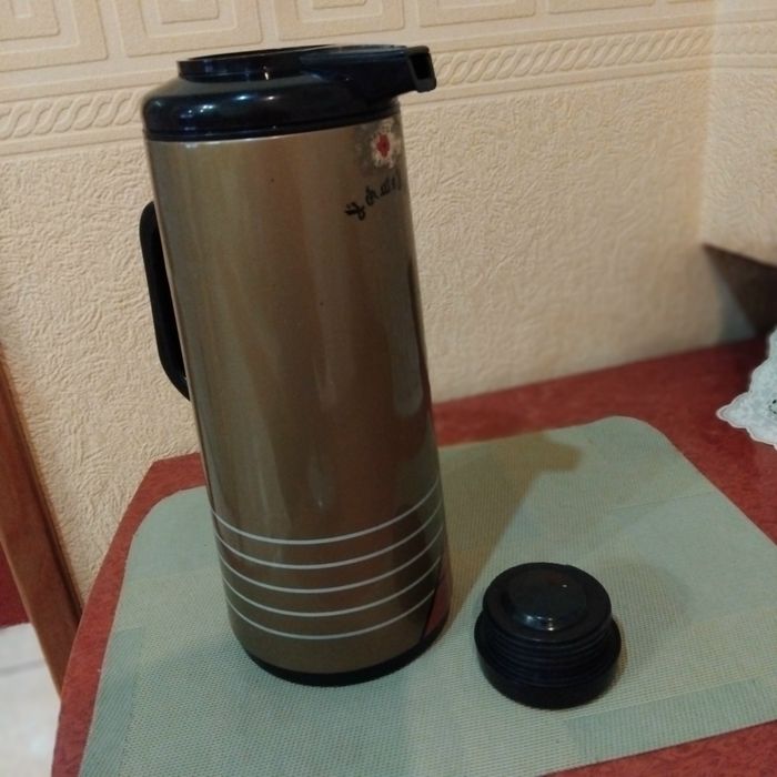 Термос 1.8 литров