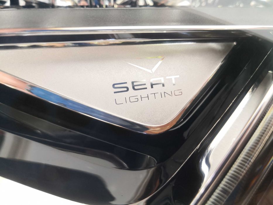 Фар Seat Ateca FULL LED ляв/Фар Сеат Атека Оригинален