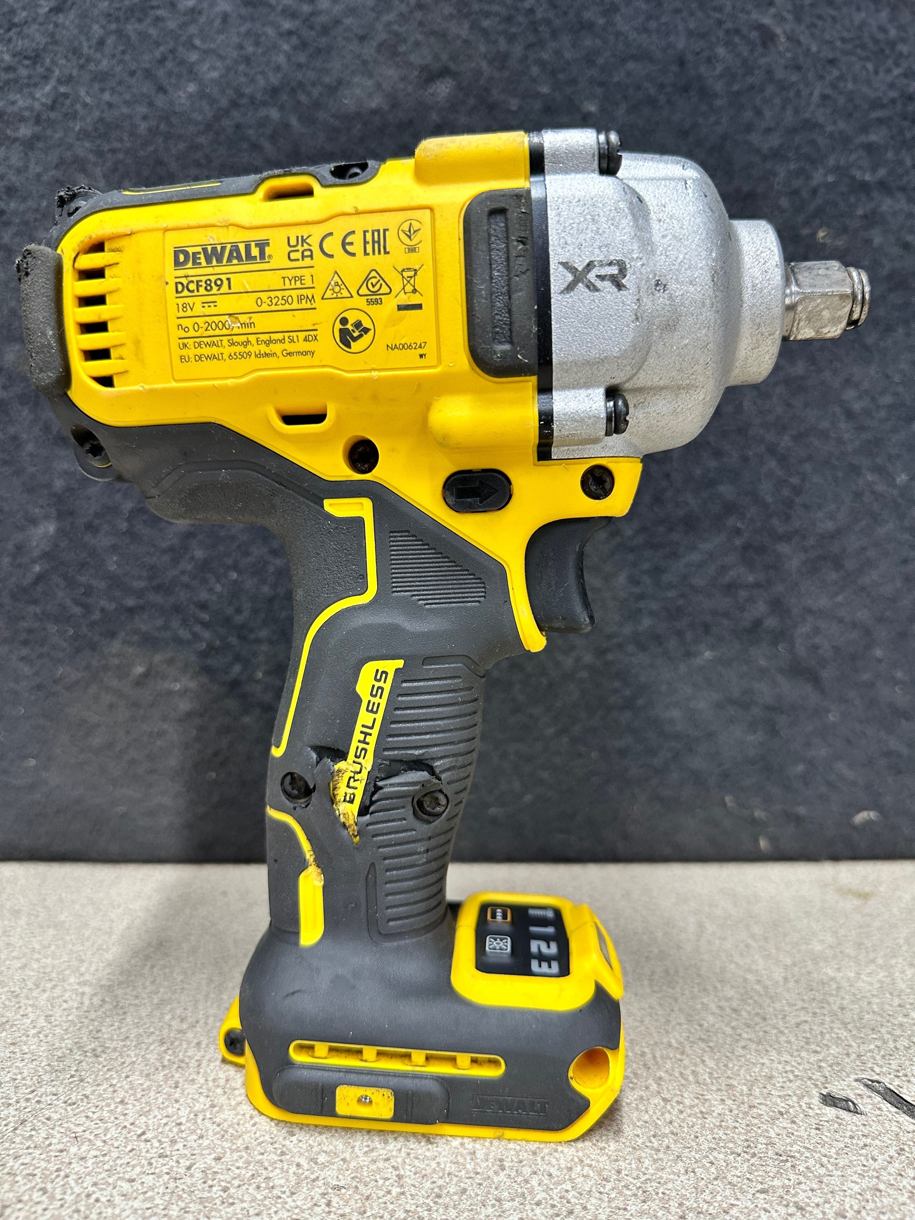 Dewalt гайковерт DCF891 18v 1/2 812Nm