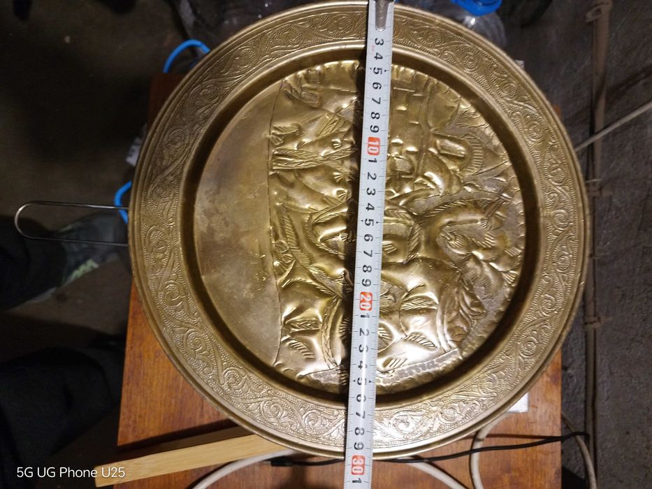 Продавам месингово пано .