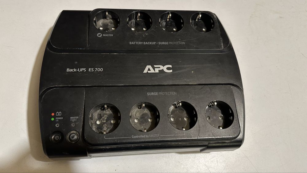 UPS APC ES700 citeste anuntul