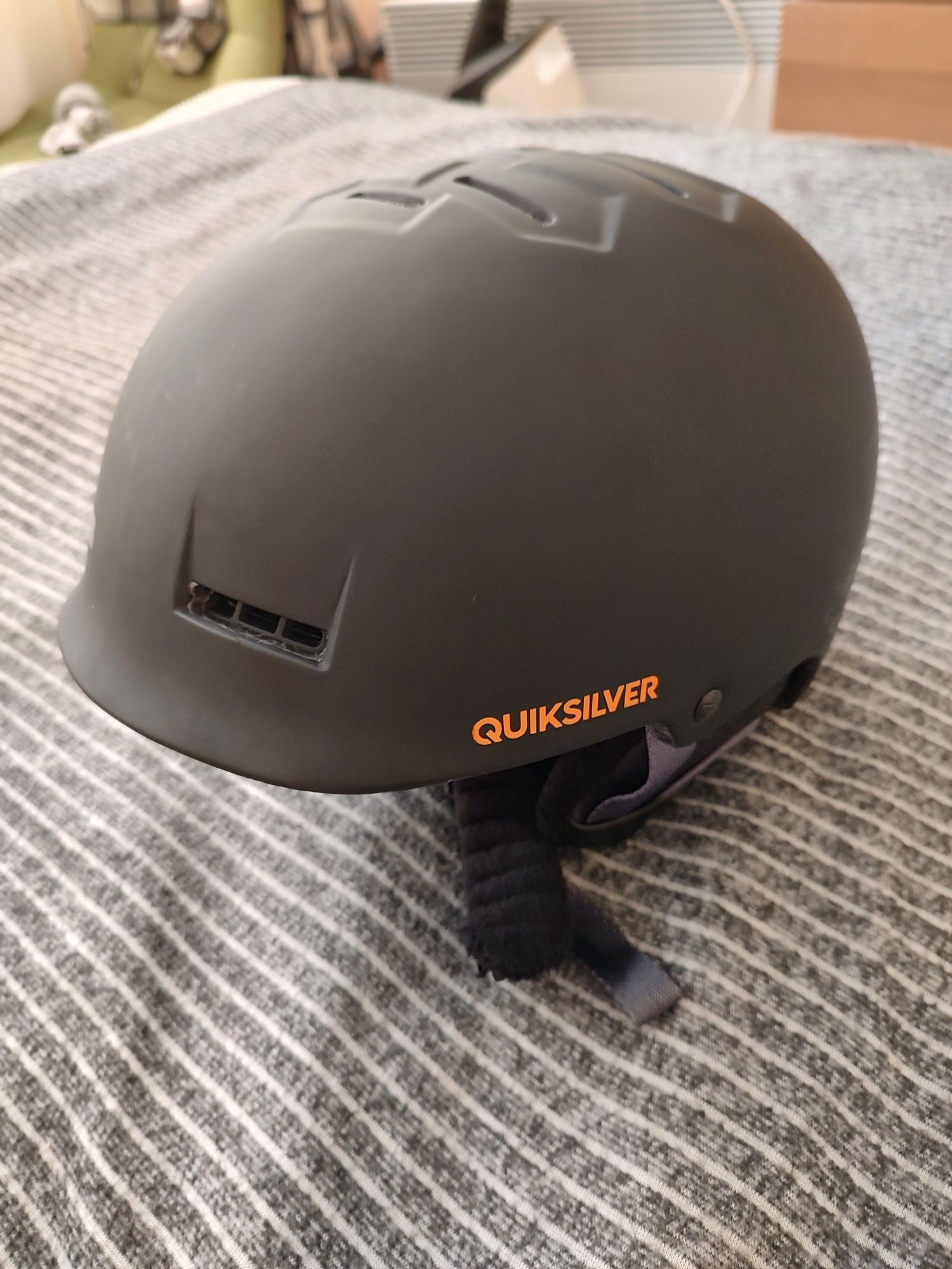 Каска quicksilver 60 cm