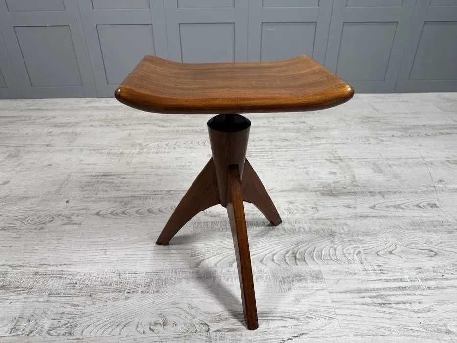 Стол за пиано Girsberger от 1956г. Р458-Д