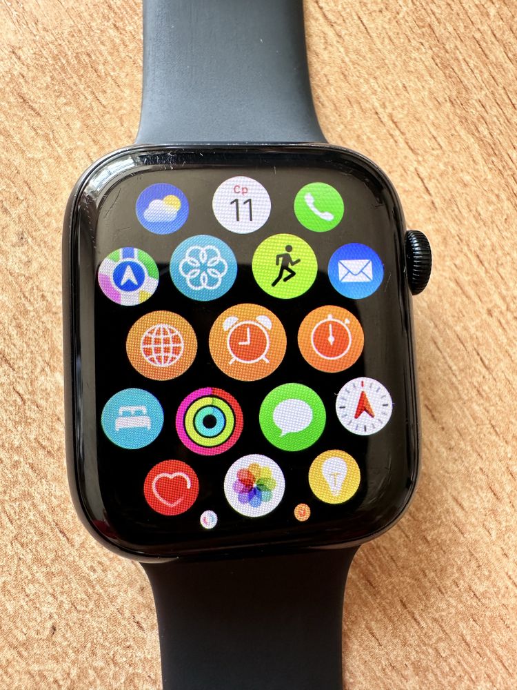 Часы Apple Watch 8