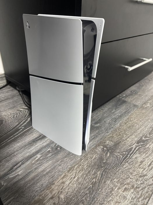 Play Station 5 slim disk 1TB , aproape nou +maneta wireless DualSense