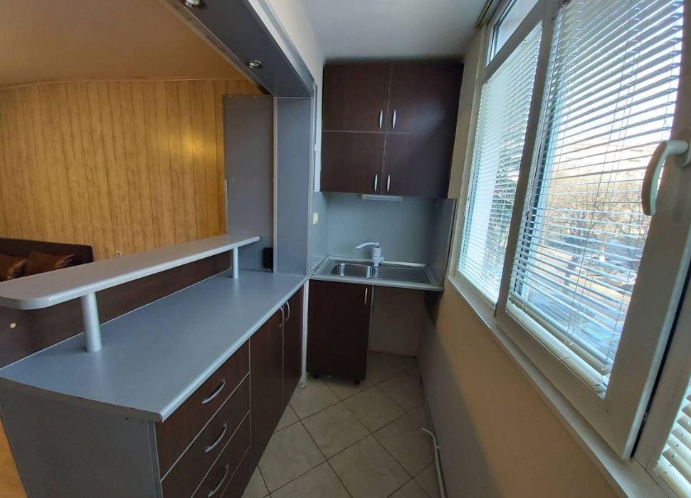 Дава се под наем Тристаен апартамент в Бургас, Меден рудник - зона А - 70 кв.м за 372.3 € - Снимка #2