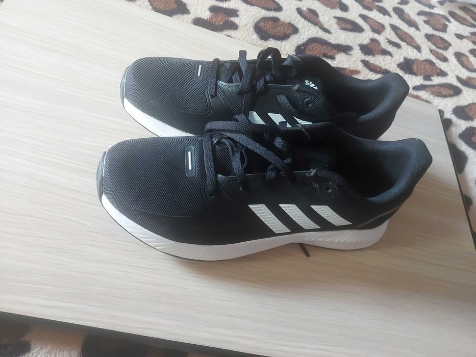 Vand adidasi Adidas