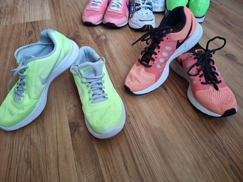Маратонки nike ..