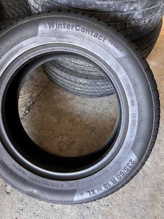 2 anvelope iarna 235/60/18 , Continental , 7 mm
