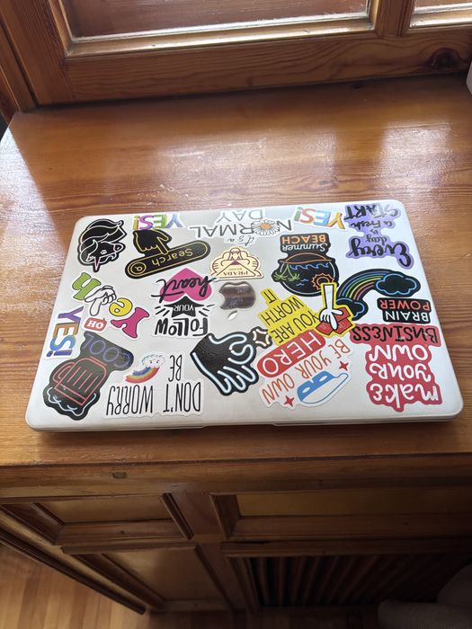 Продам MacBook Air 13/14 , М-1