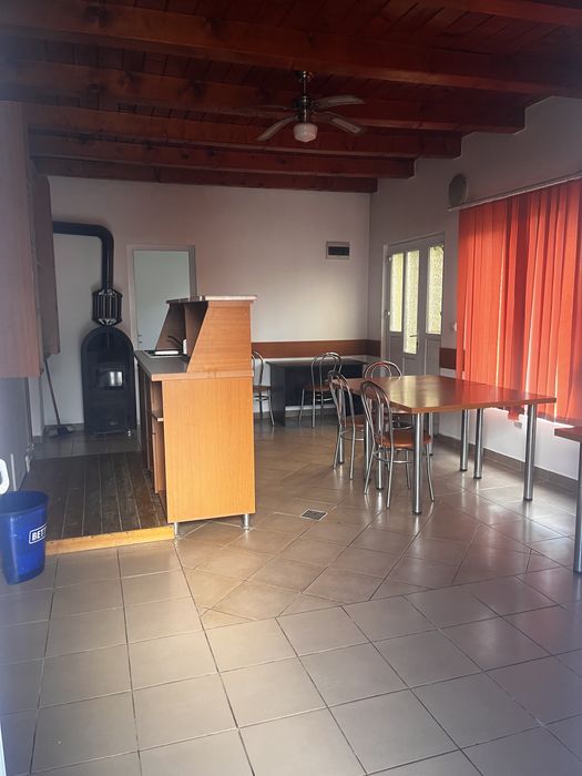 De inchiriat casa cu etaj-Firiza strada principala