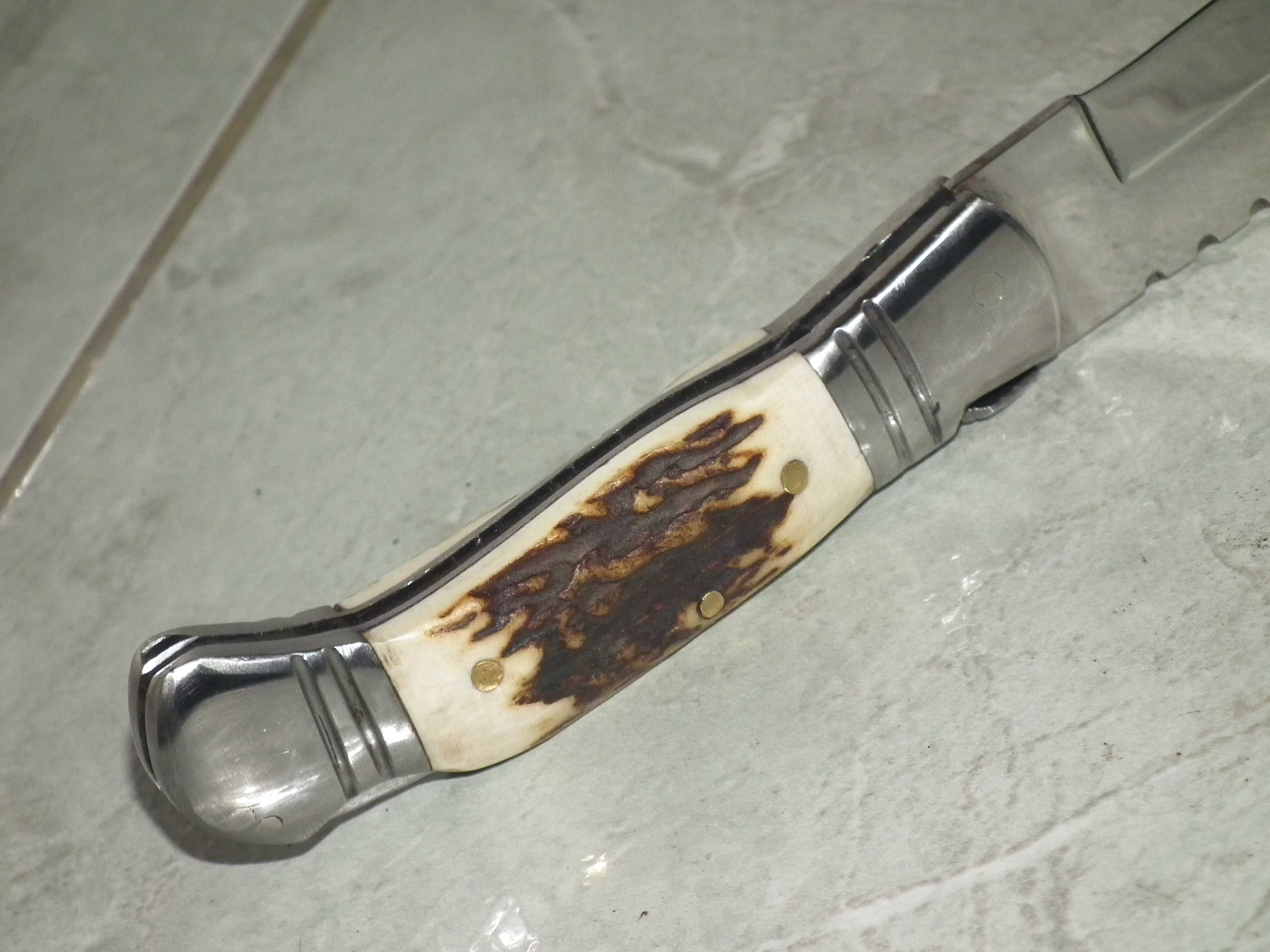 Briceag de vánátoare urias unicat cutit cu plásele din corn Pap Mihály