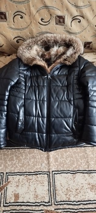 Продам зимнию куртку