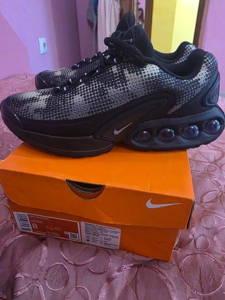 Маратонки Nike DN