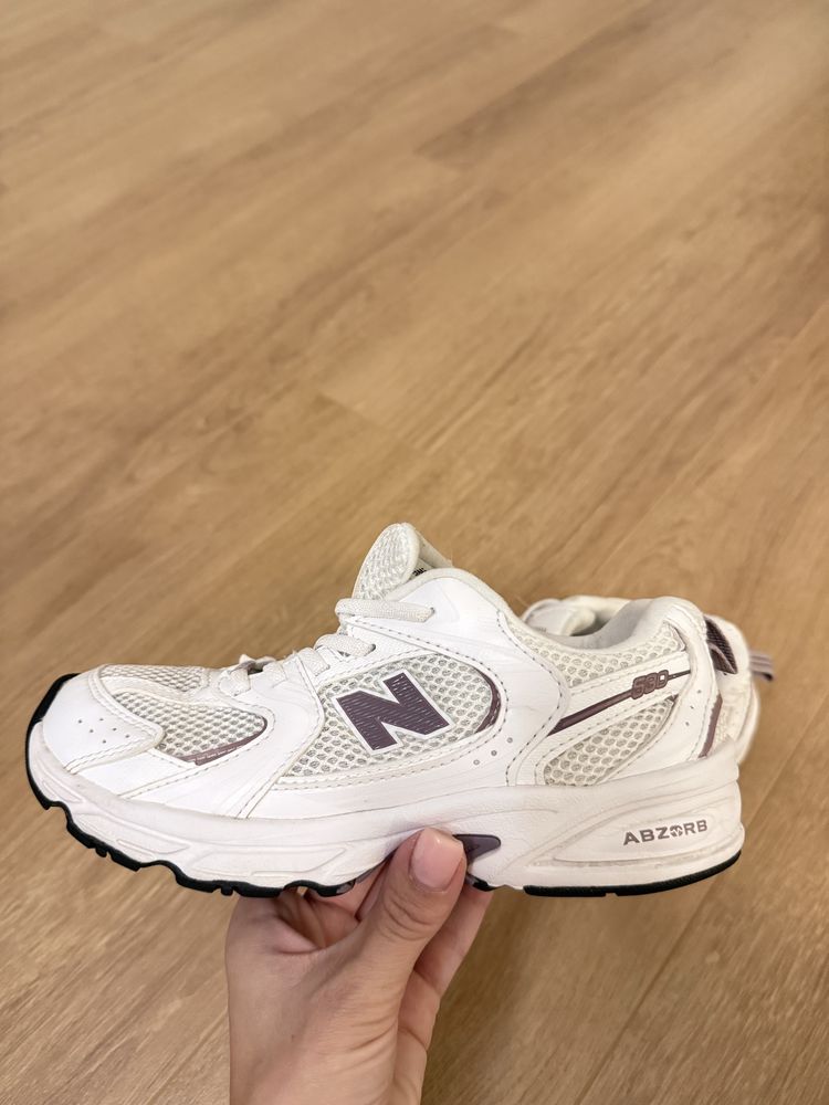 Маратонки new balance