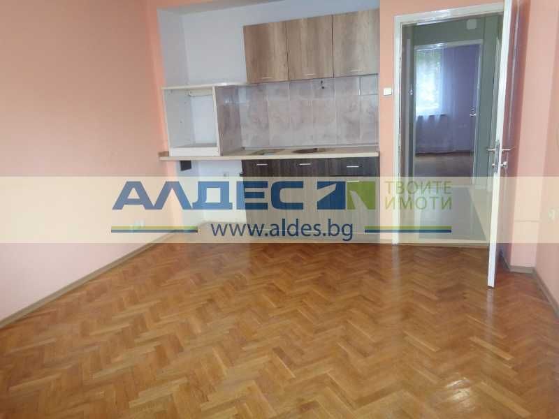 Продава се Четиристаен апартамент в София, Банишора - 100 кв.м за 2000 €/кв.м - Снимка #11