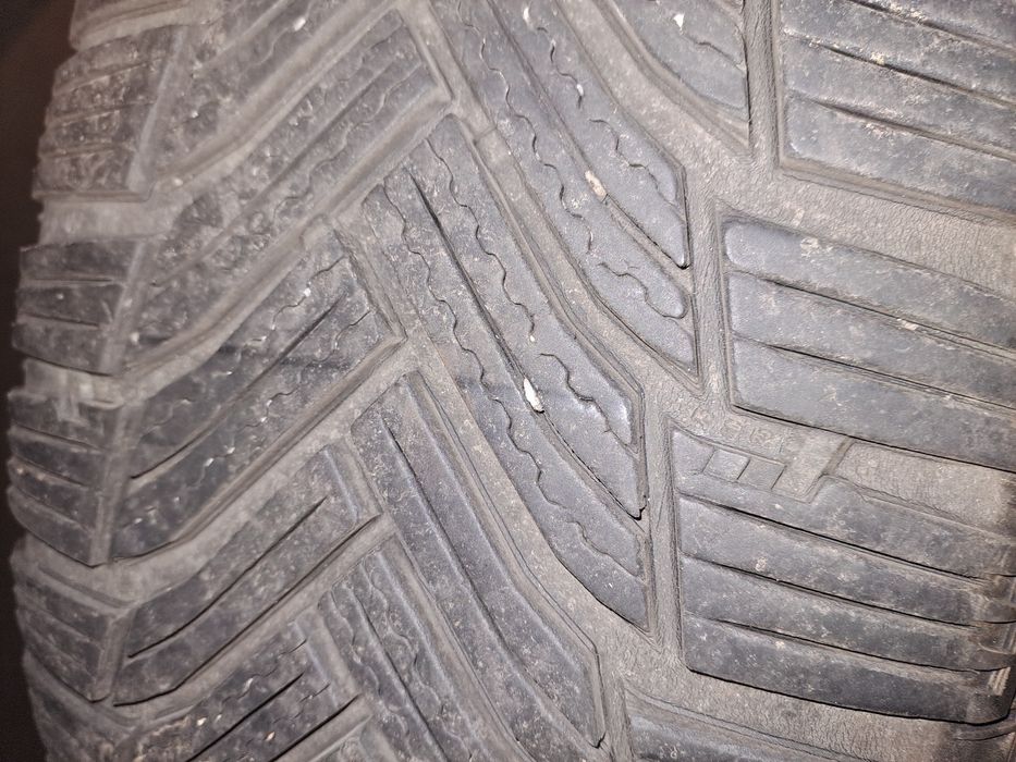 Vând anvelope iarna tubeless Michelin 215/55/R17