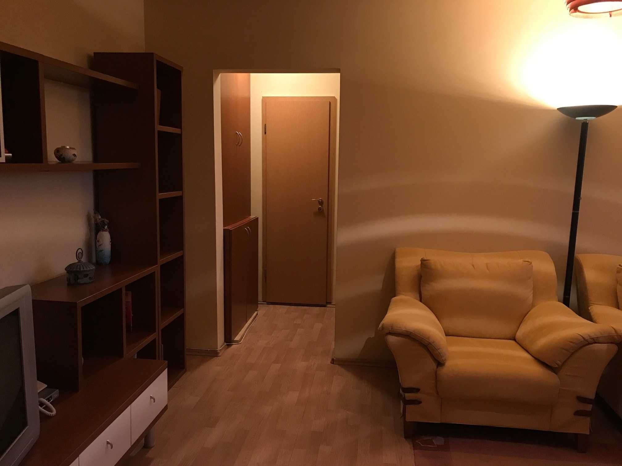PROPRIETAR inchiriez apartament pe B-dul Saturn, cu loc de parcare