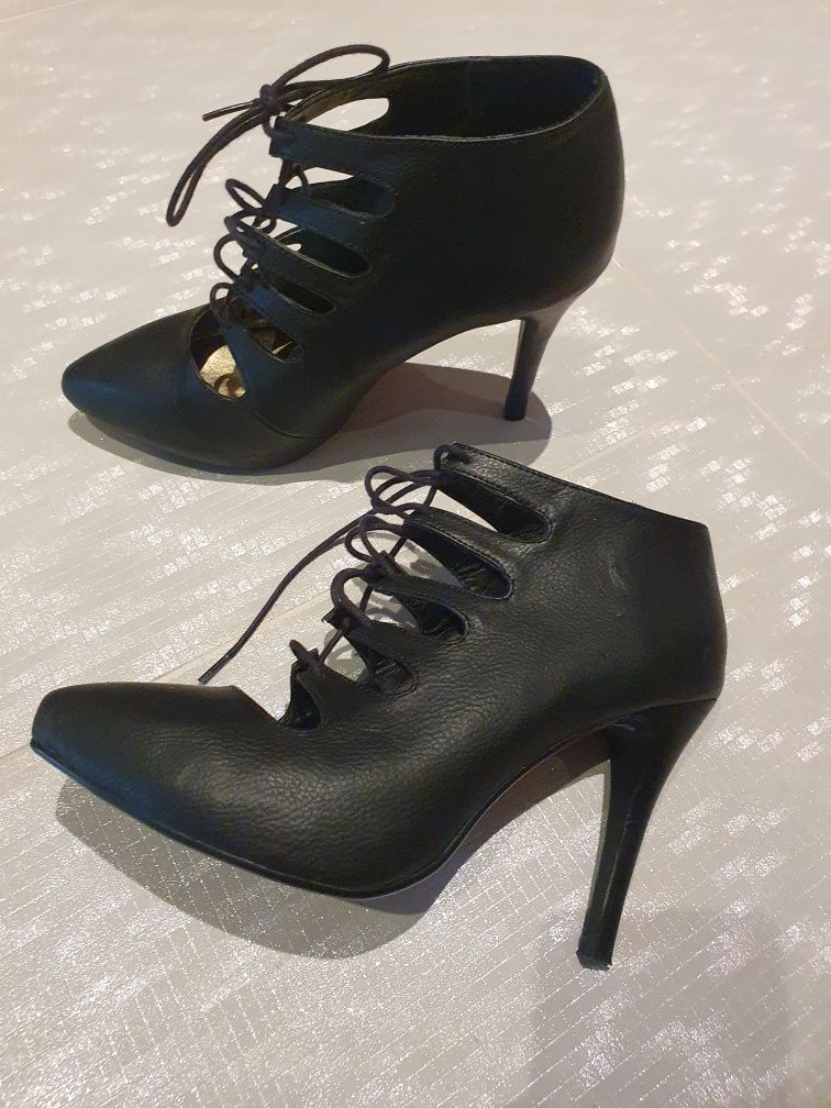 Черни обувки H&M