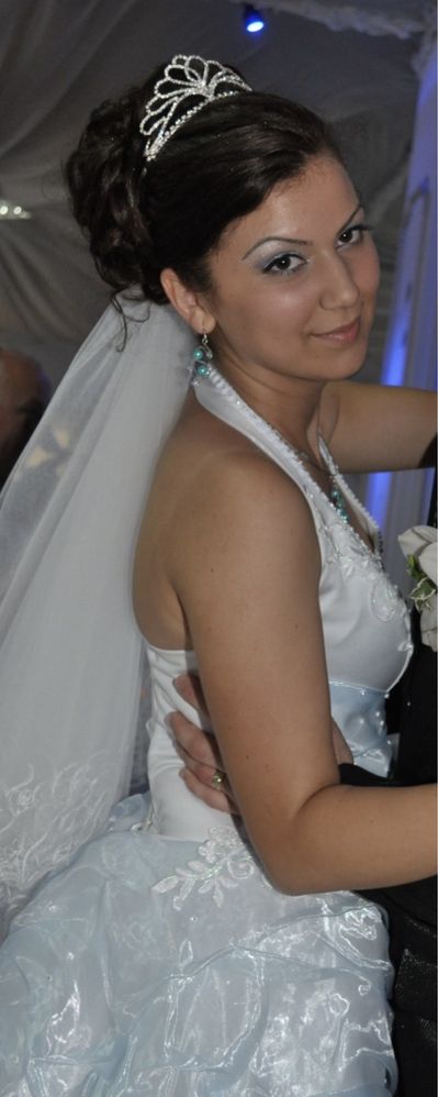 Rochie mireasa cu albastru