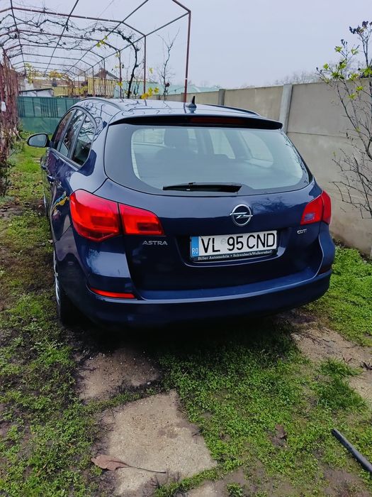 De vânzare Opel Astra j 1.7