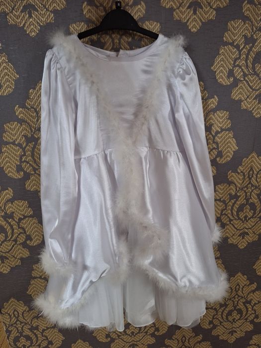 Vand rochie alba fulg de nea fetite 9-10 ani