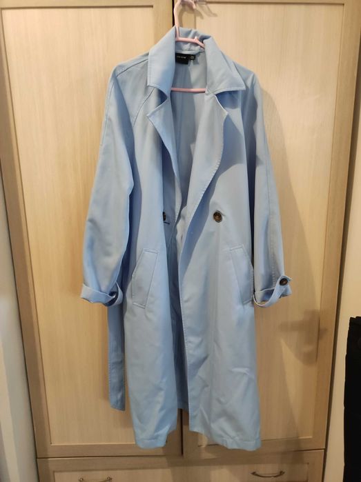 Продавам синъо манто