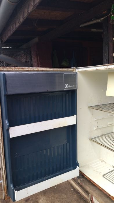 Продавам хладилник