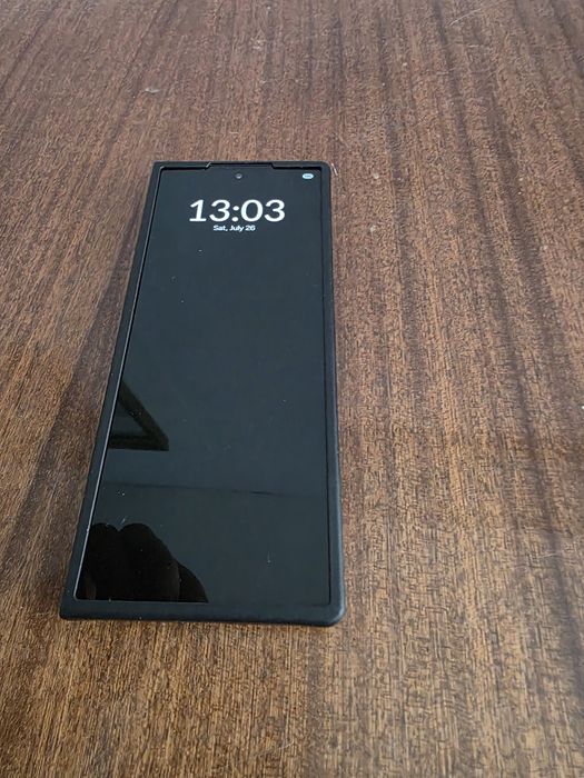 Продавам Samsung Galaxy Z Fold 6 (256) – като нов, с оставаща 1 година