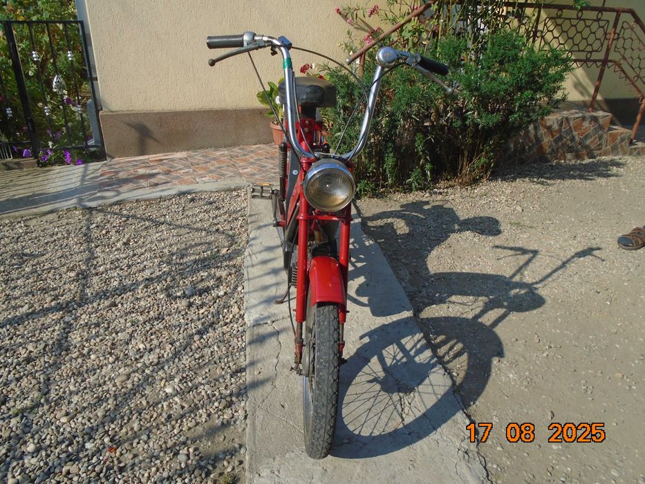 Jawa Babeta scuter cu pedale