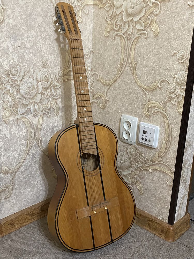 Продам гитару, не дорого!