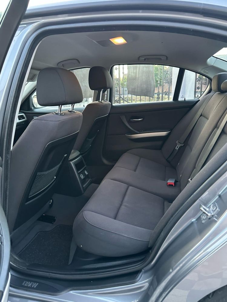 BMW  E90 320 i 2010 E5