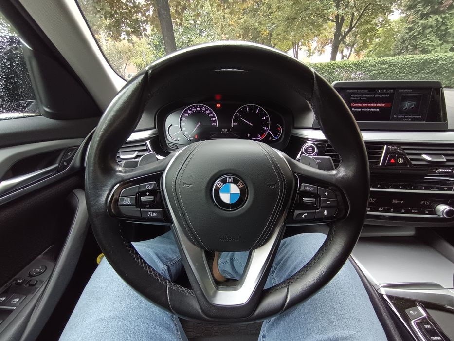 Vand volan BMW G30 cu padele impecabil