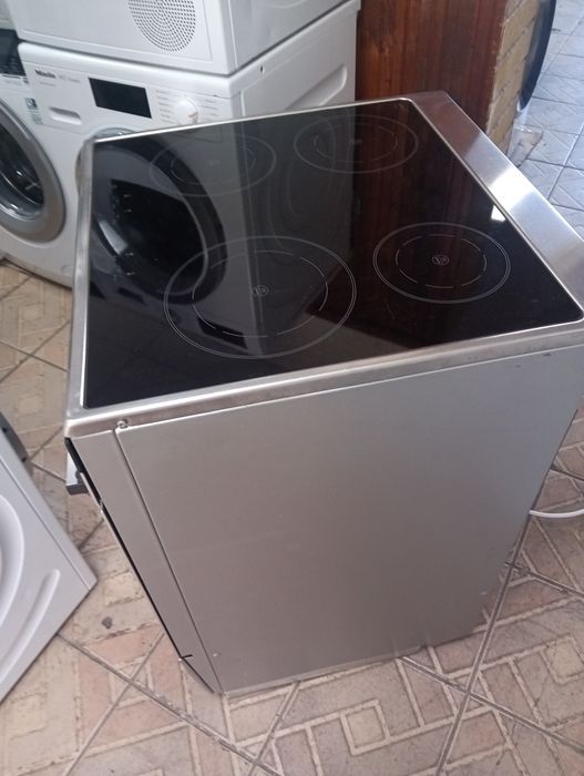Иноксова свободно стояща печка с индукционни котлони SIEMENS  Гаранция