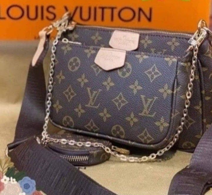 Geanta 3 in 1,super model,curea detasabila,saculet, etichetă