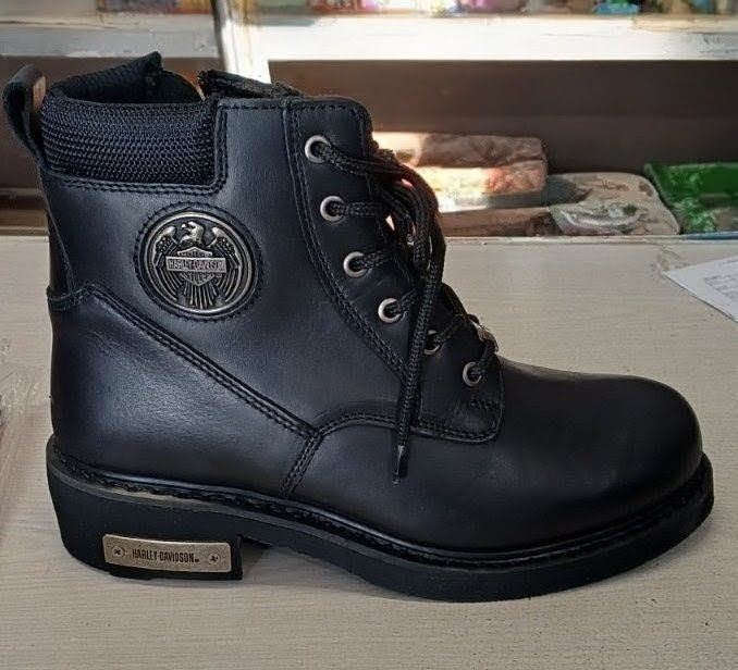 Боти от естествена кожа