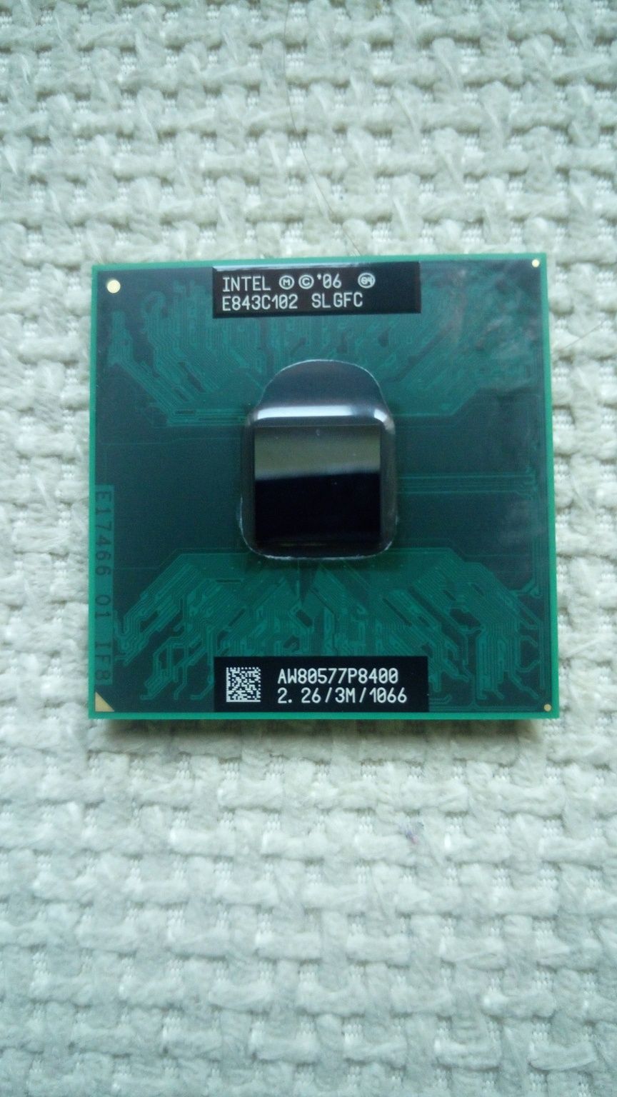 Продавам CPU Intel Core 2 Duo P8400( Penryn - 3M )