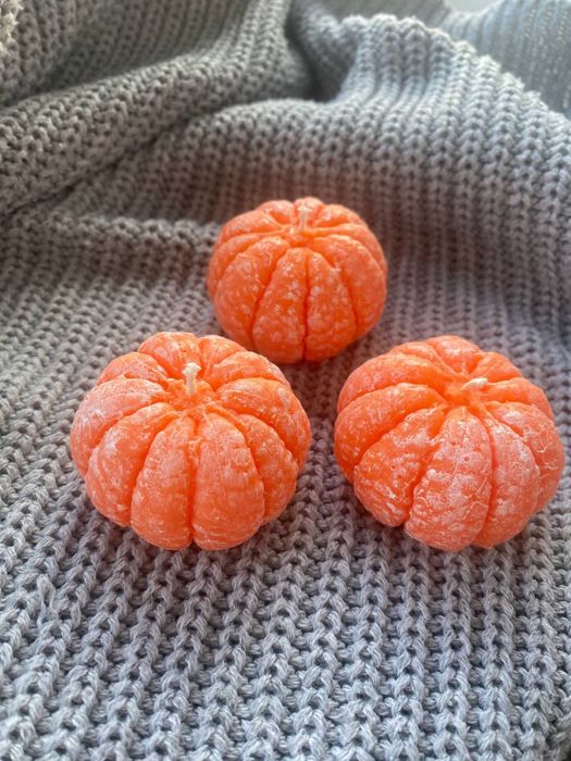 Свеча мандарин с ароматом новогоднего мандарина