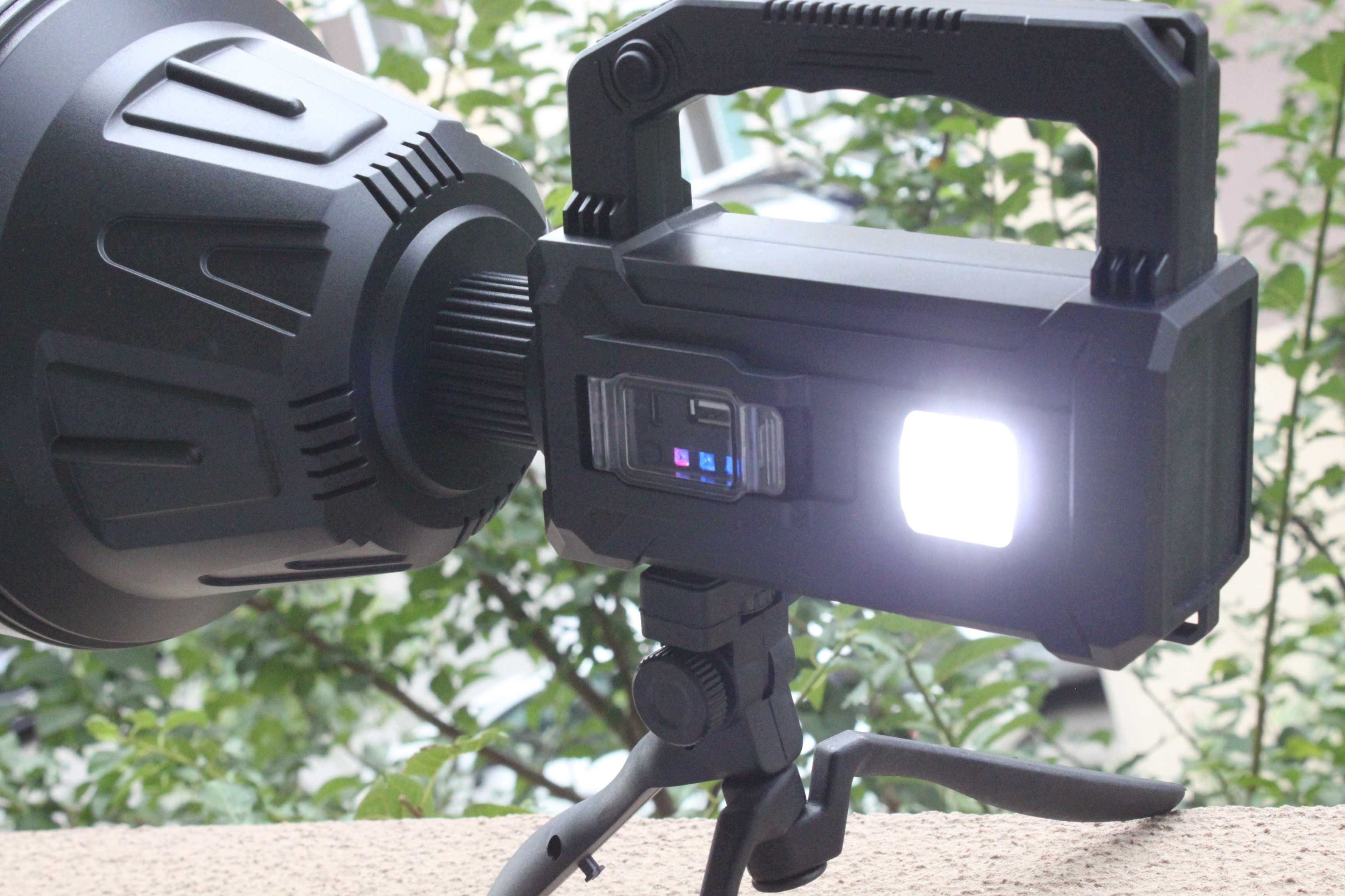 Lanterna led W5111 cu panou solar si trepied pentru drumetii