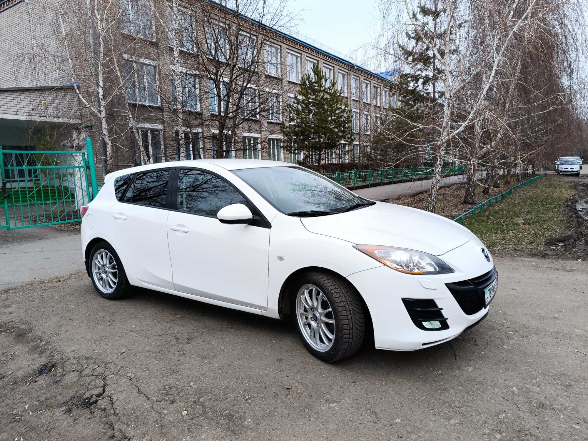 Mazda 3 2011 года