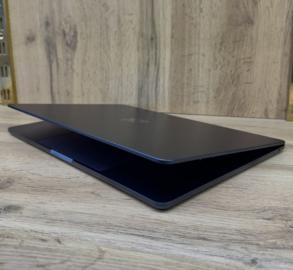 Macbook Air M2 15inch 8/256GB Срочно!!