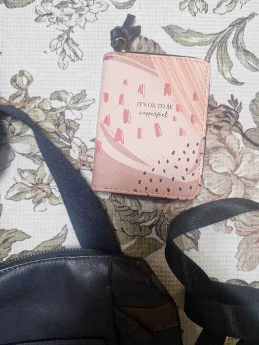 Продават се мъжки чантички