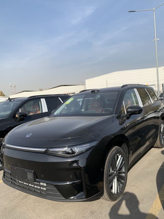 Leapmotor C-16 Hybrid