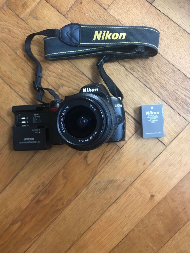 Nikon D3000 - perfect funcțională - filme, colecție