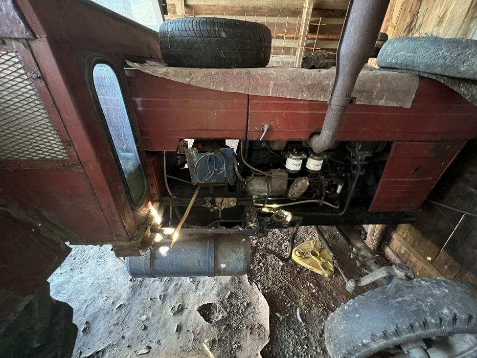 Tractor 650 , plug , disc si remorca