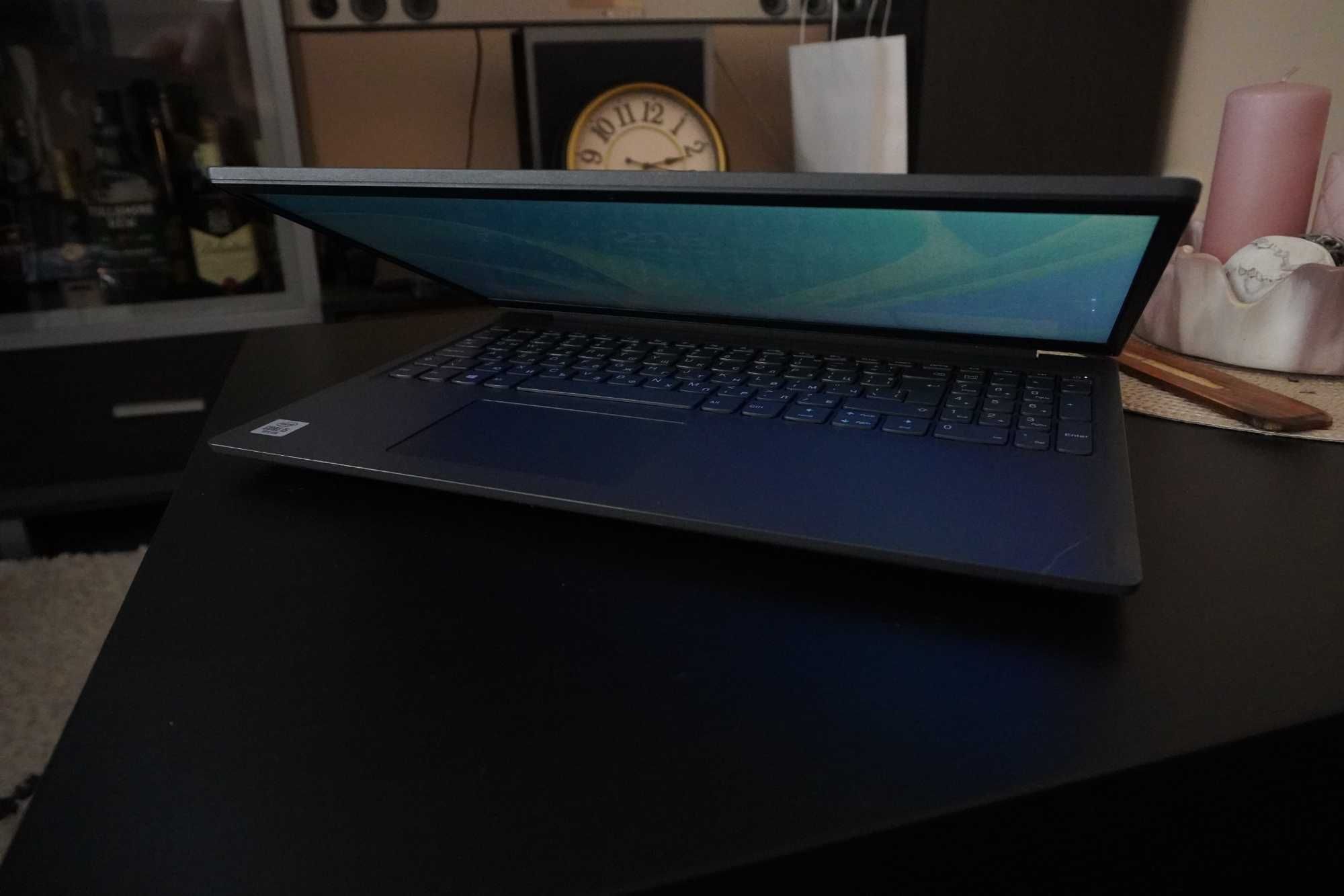 Лаптоп Lenovo V15-IIL, Intel Core i5-1035G1, 15.6", RAM 8GB, SSD 512GB