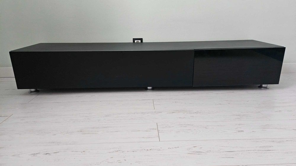 Тумба под телевизор