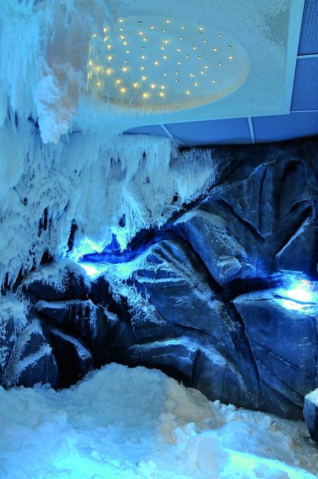 Строительство снежная комнота.