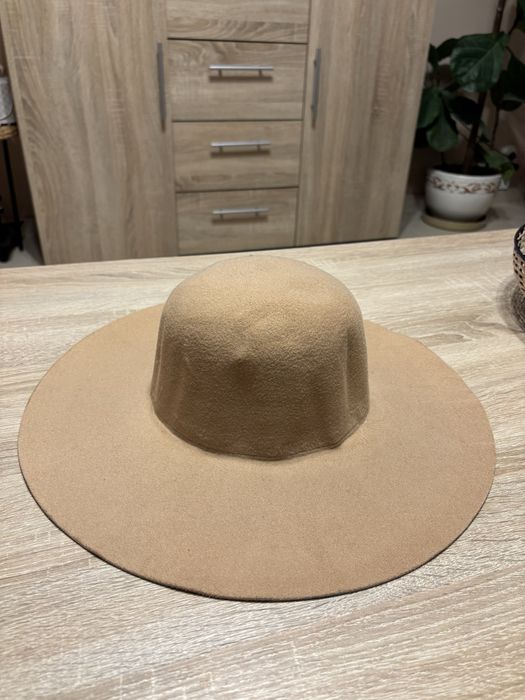 Зимна шапка с периферия